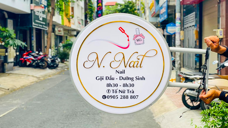 Bản hiệu nail mi hình tròn