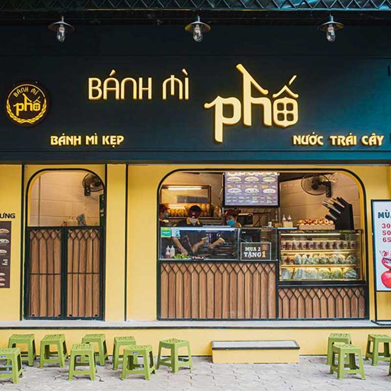 Bảng hiệu chính quán ăn