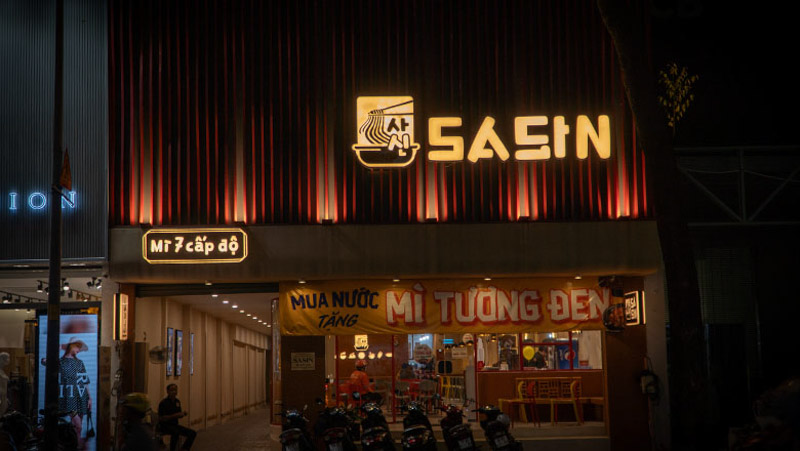 Tại sao cần làm bảng hiệu quán ăn?